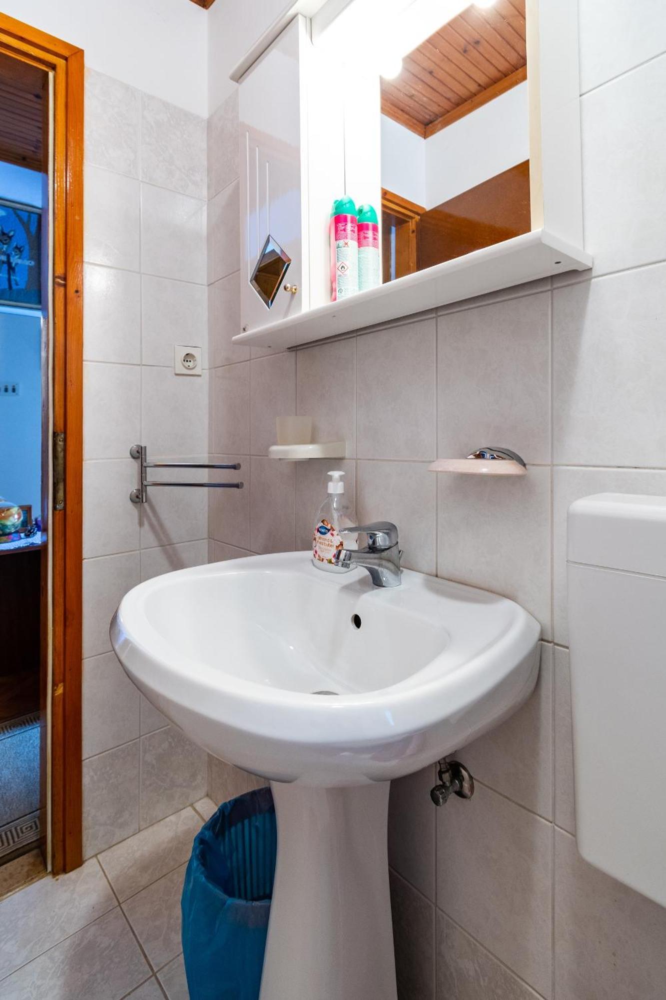 Apartments And Rooms With Parking Space Skrbcici, Krk - 21231 Cameră foto